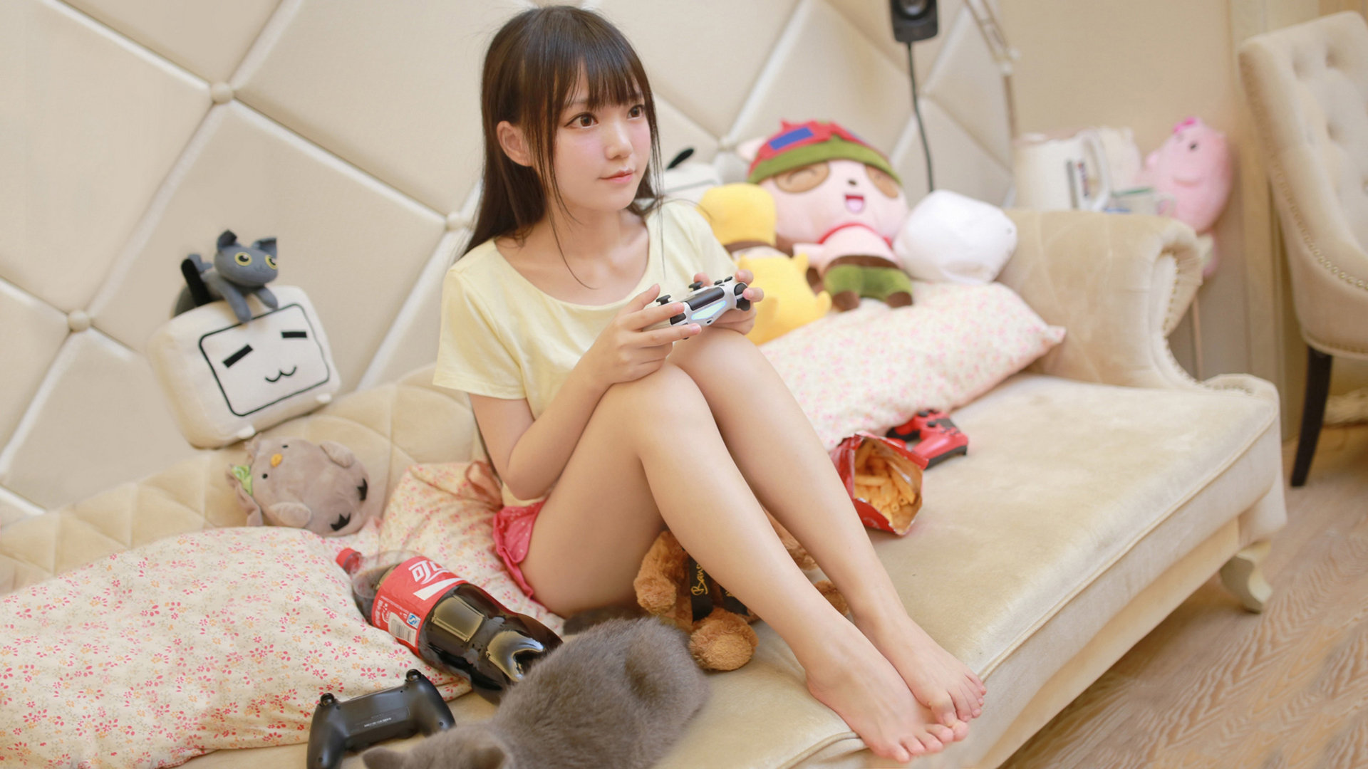 冠军捧杯激动人心，女足比赛精彩时刻留存，女足回顾