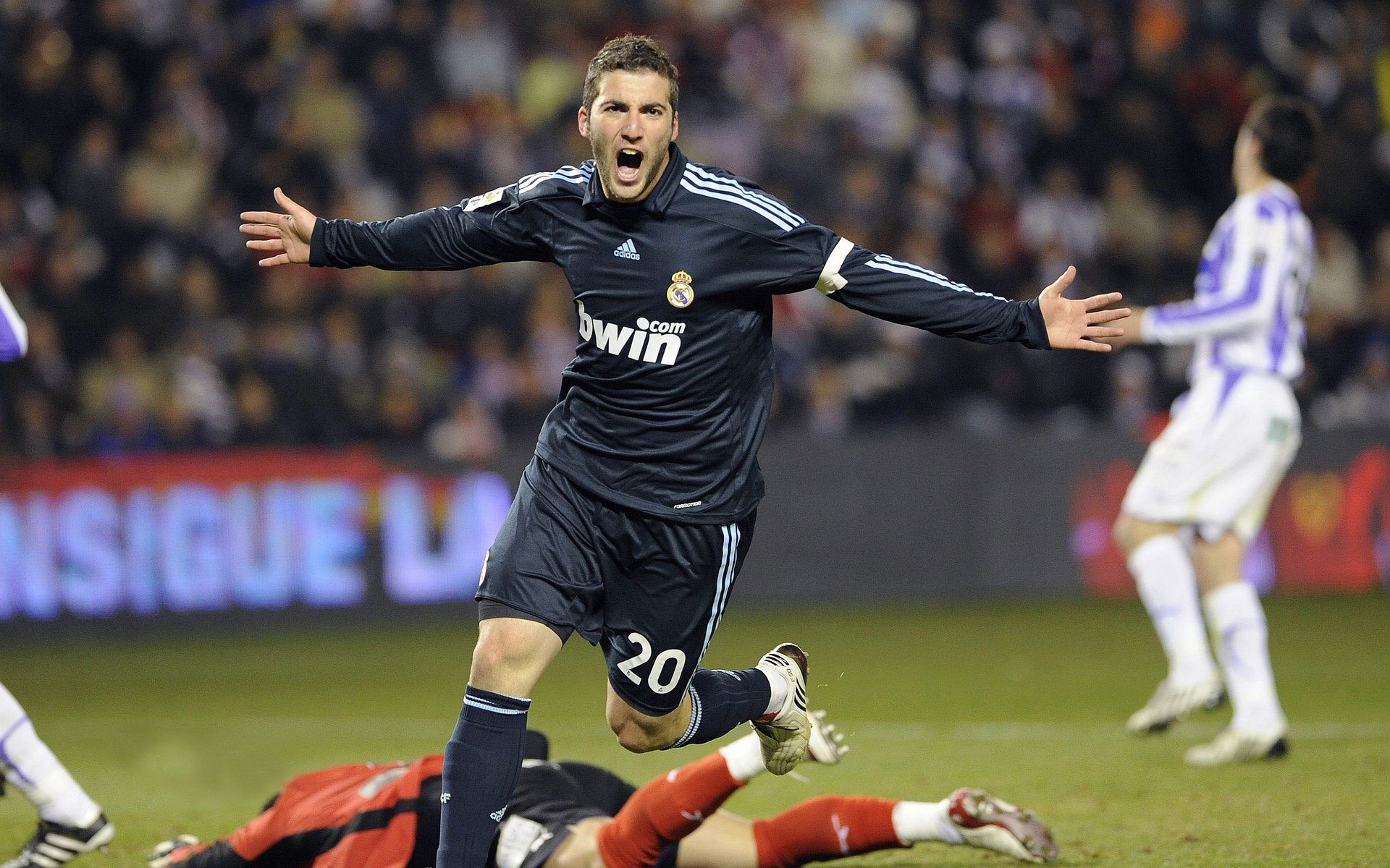 法甲豪门豪掷千金，打造欧洲最强阵容，欧洲杯法国当家球星